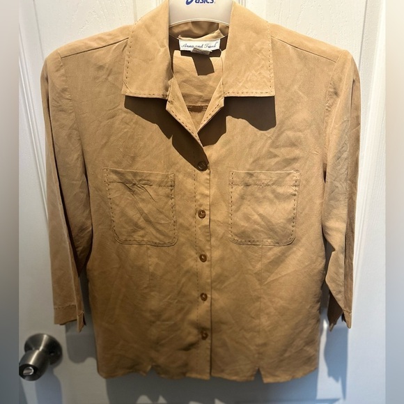 Anna And Frank Tops - Vintage Anna and Frank 100% Silk Blouse Button Up SZ Small Tan With pockets